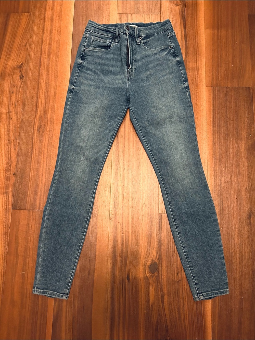 Good American Distressed Skinny High-Rise Jeans in Medium Blue Wash